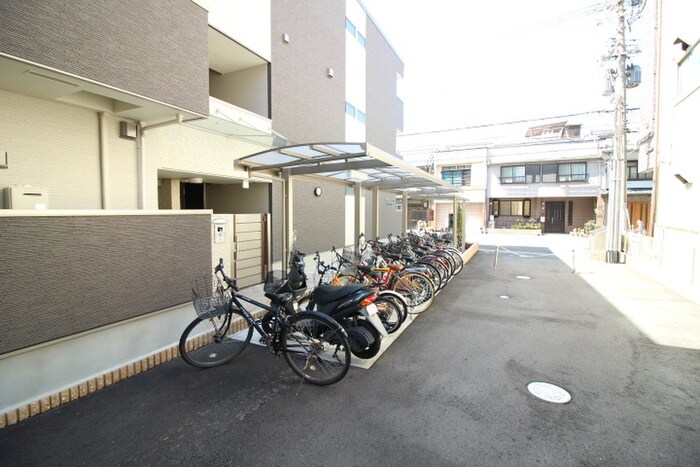 物件外観写真3　(駐輪場)