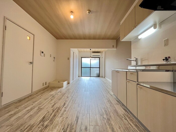 物件内観写真10　(洗濯機置場)