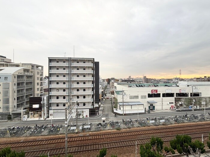 物件内観写真17　(室内からの展望)