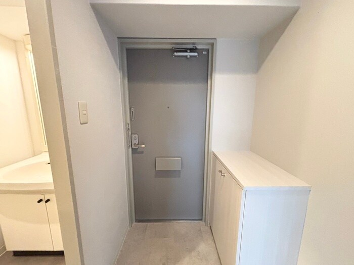 物件内観写真18　(玄関)