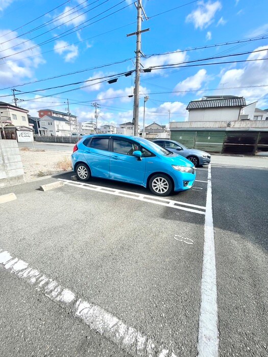 物件外観写真6　(駐車場)