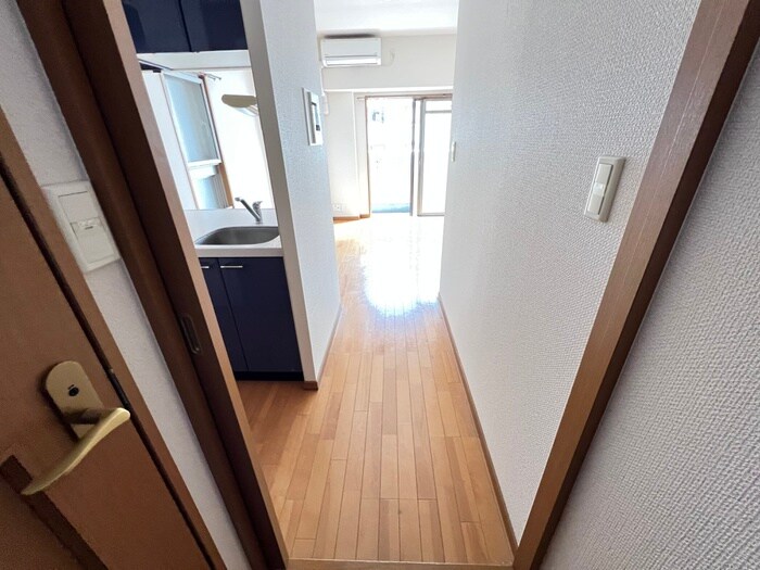 物件内観写真18　(廊下)