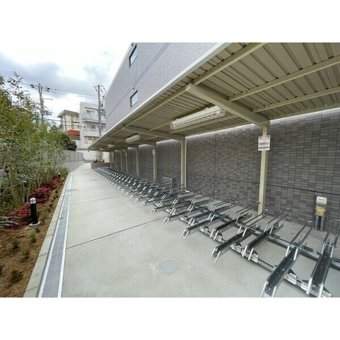 物件外観写真6　(駐輪場)