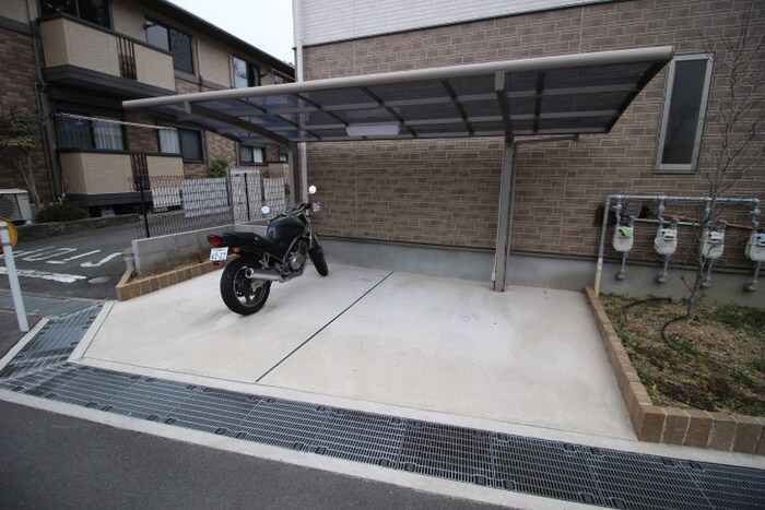 物件外観写真2　(駐輪場)