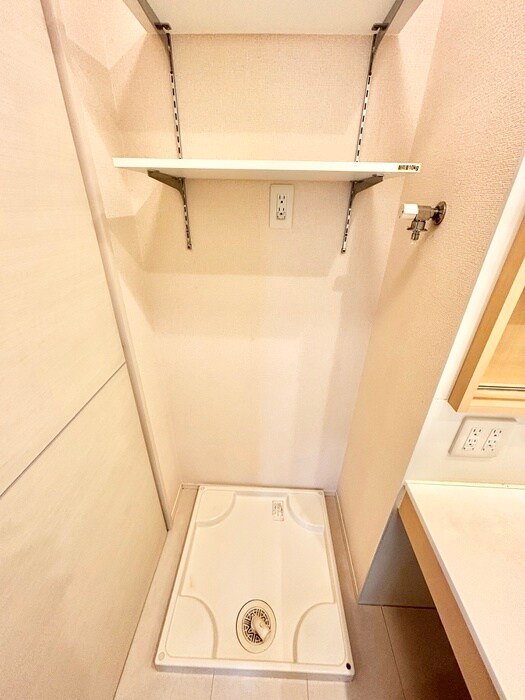 物件内観写真18　(洗濯機置場)