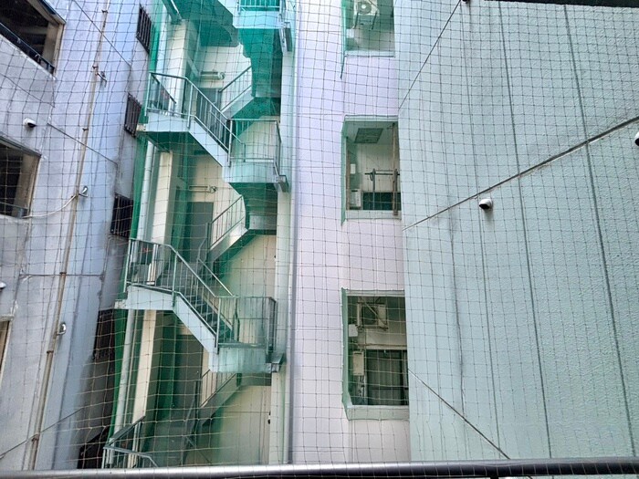 物件内観写真13　(室内からの展望)