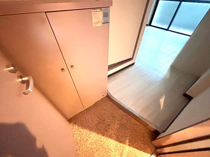物件内観写真15　(玄関)