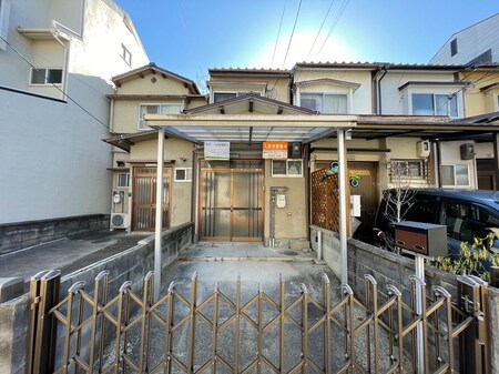伏見区納所町貸家外観写真
