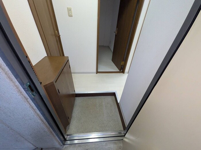 物件内観写真17　(玄関)