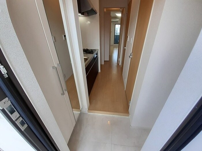 物件内観写真13　(玄関)