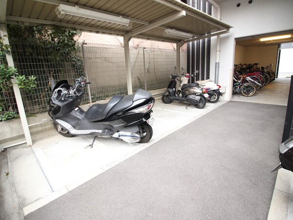バイク置き場