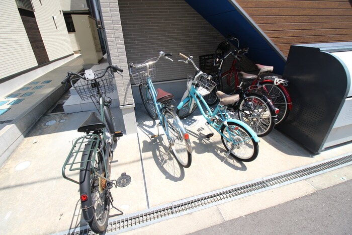 物件外観写真4　(駐輪場)