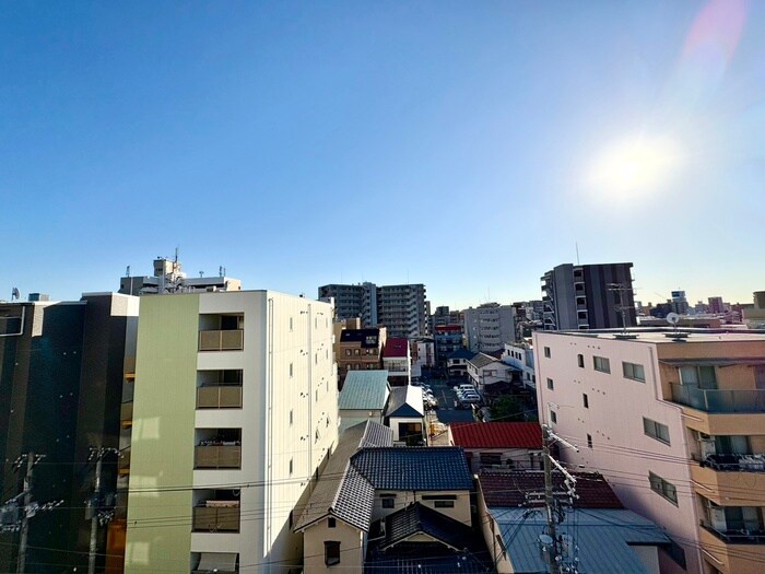 物件内観写真16　(室内からの展望)