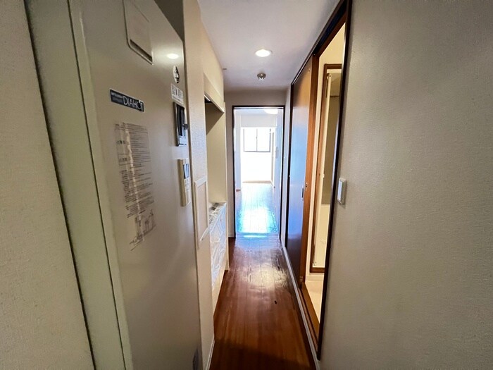 物件内観写真16　(廊下)