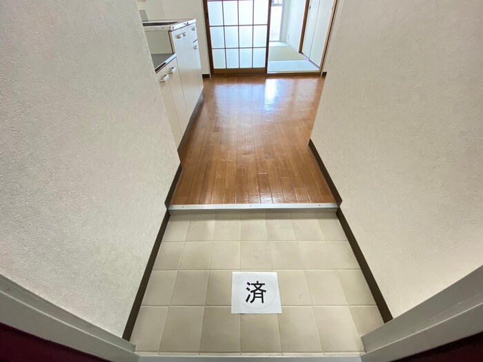 物件内観写真7　(玄関)