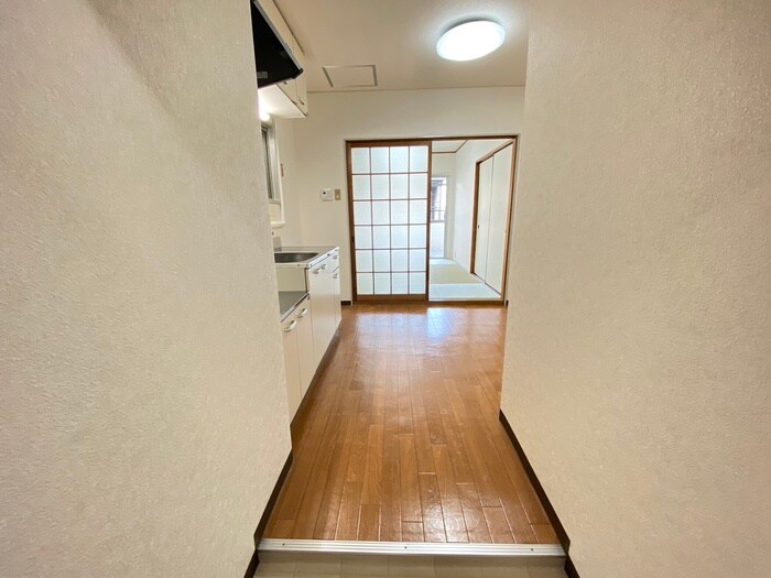 物件内観写真8　(廊下)