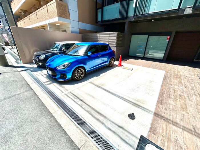 物件外観写真4　(駐車場)