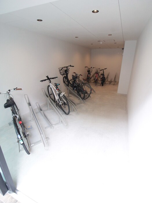 物件外観写真6　(駐輪場)