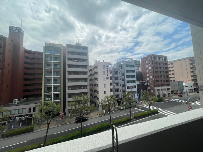 物件内観写真16　(室内からの展望)