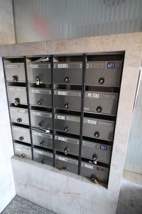 物件外観写真4　(エントランス部分)