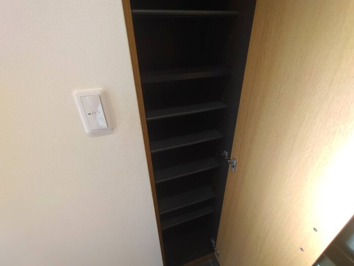 物件内観写真18　(靴箱)