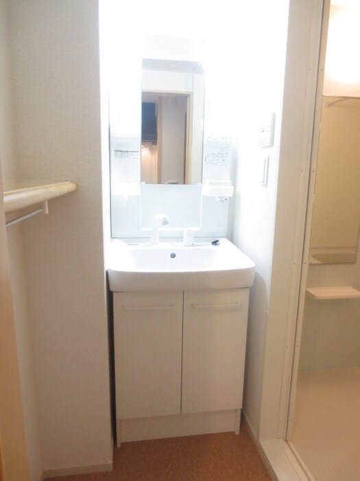 物件内観写真13　(洗面)