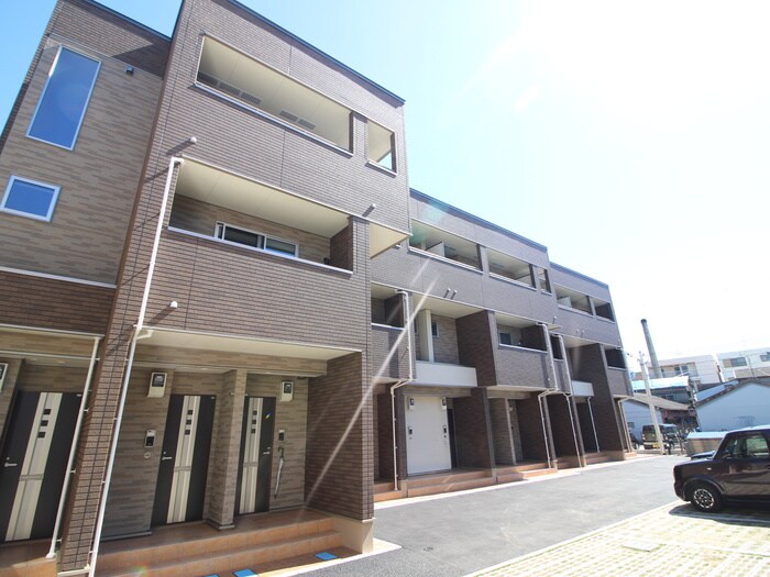 物件外観写真3　(外観写真)