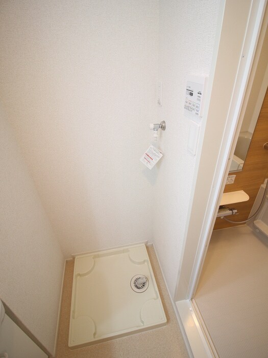 物件内観写真14　(洗濯機置場)