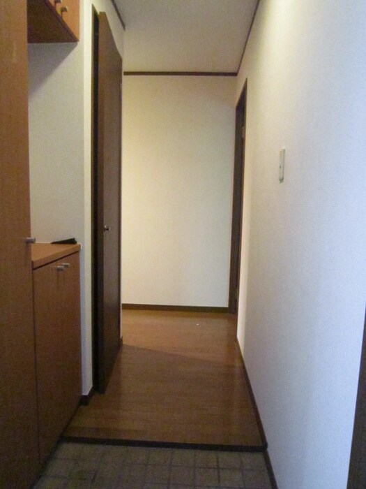 物件内観写真9　(玄関)
