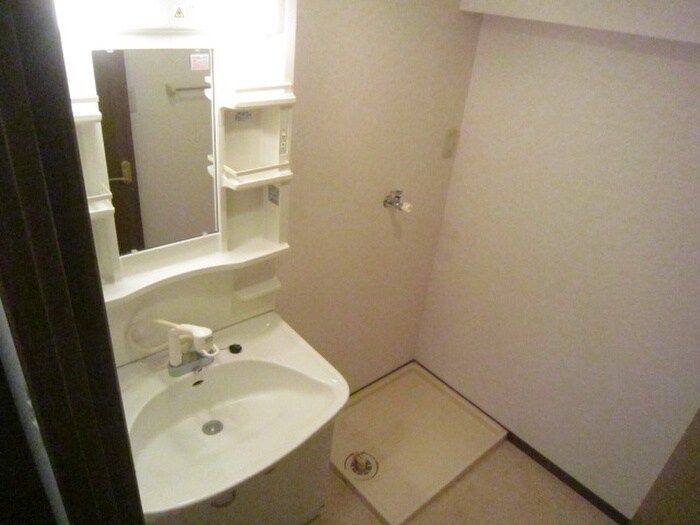 物件内観写真14　(洗濯機置場)