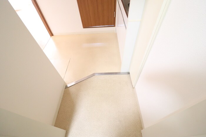 物件内観写真17　(玄関)