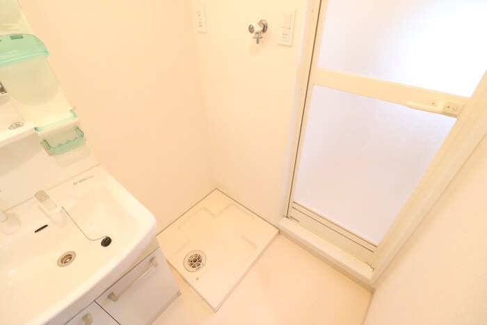 物件内観写真19　(洗濯機置場)