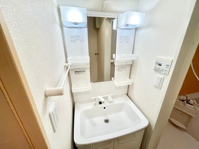 物件内観写真16　(洗面)