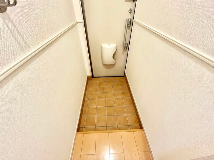 物件内観写真17　(玄関)