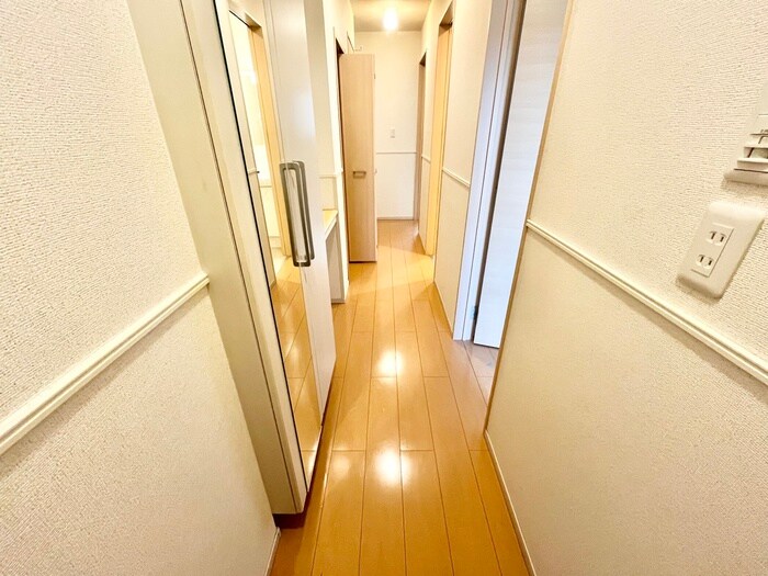 物件内観写真18　(廊下)
