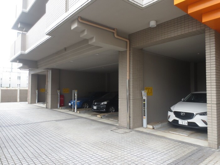 物件外観写真4　(駐車場)