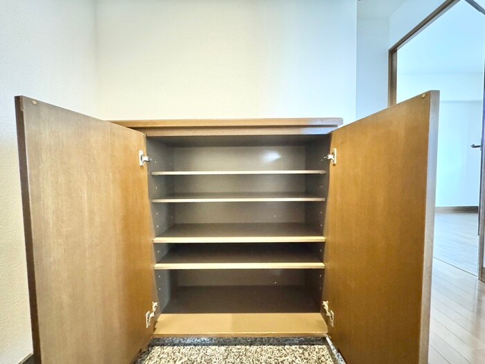 物件内観写真14　(靴箱)