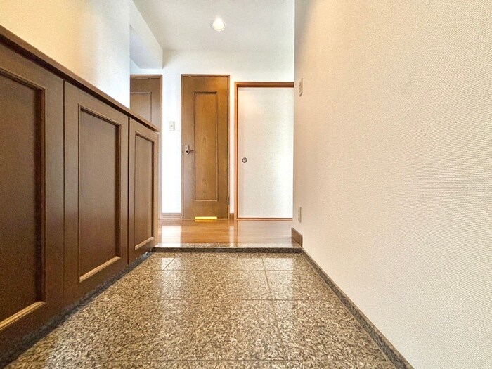 物件内観写真20　(廊下)