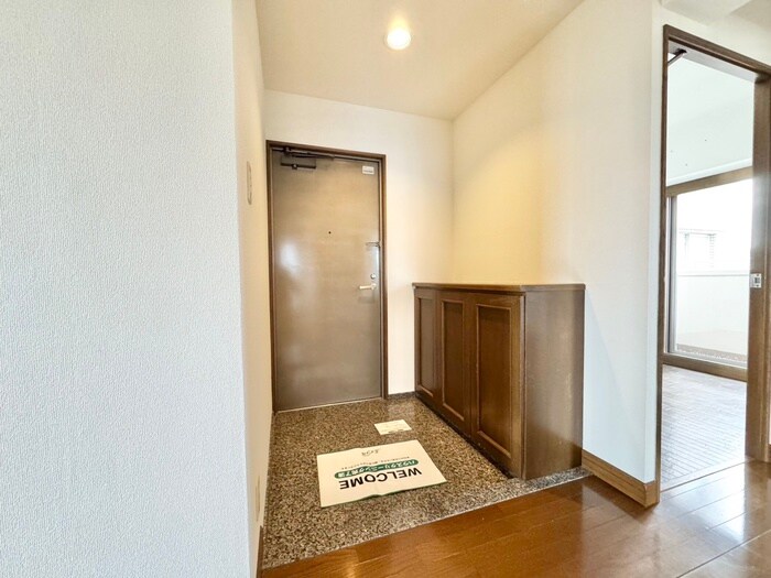 物件内観写真21　(玄関)