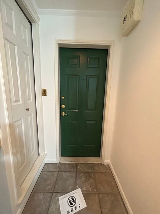 物件内観写真6　(玄関)