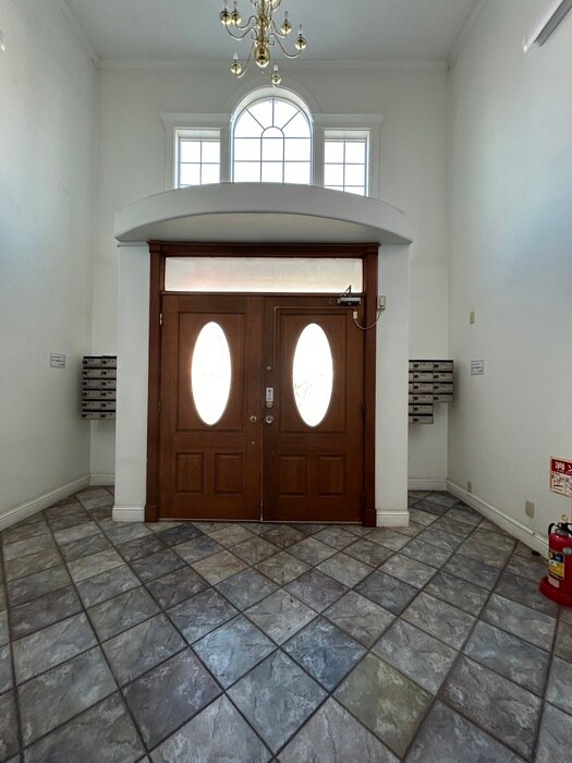 物件外観写真4　(エントランス部分)