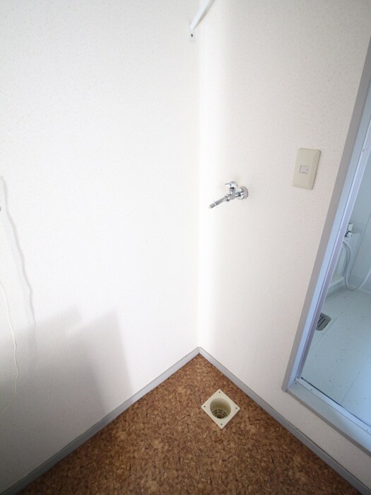 物件内観写真14　(洗濯機置場)