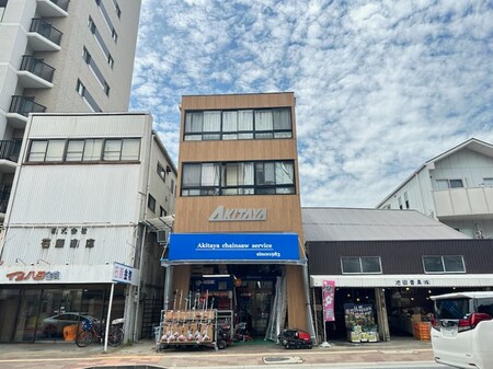 秋田ビル外観写真