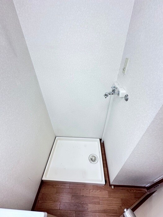 物件内観写真11　(洗濯機置場)