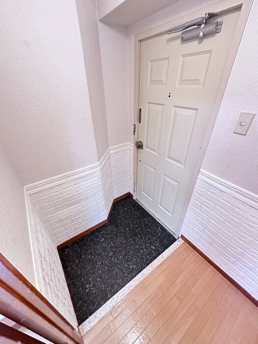 物件内観写真12　(玄関)