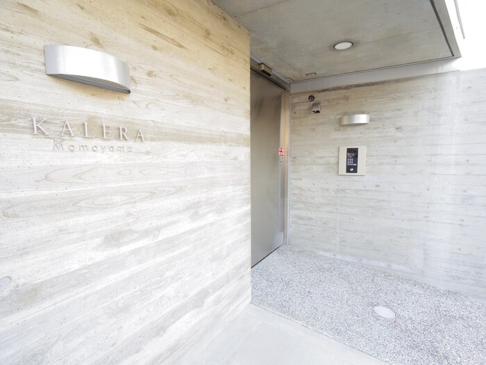 物件外観写真5　(エントランス部分)