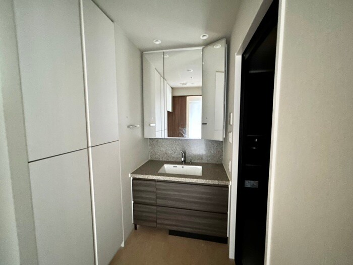 物件内観写真11　(洗面)