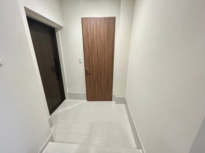 物件内観写真15　(玄関)