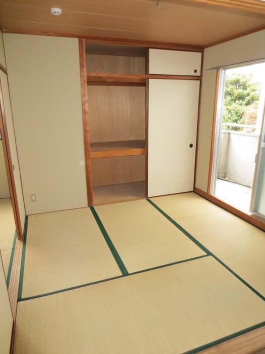 物件内観写真9　(居室)