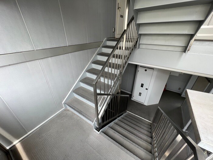 物件外観写真4　(エントランス部分)